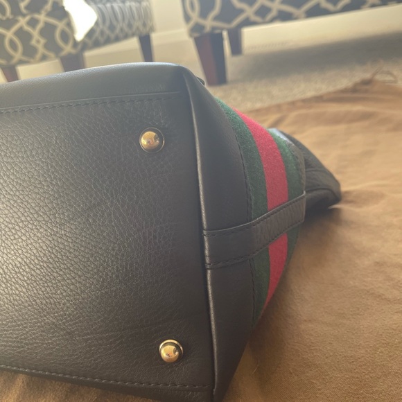 AUTHENTIC Gucci travel bag - Picture 4 of 15